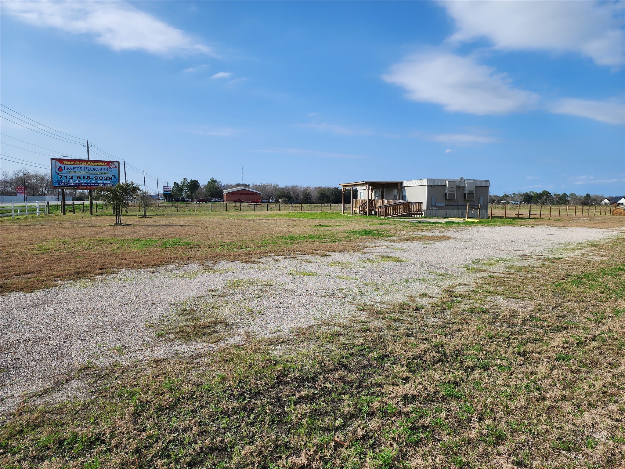 3373 E Highway 6 Property Photo 2