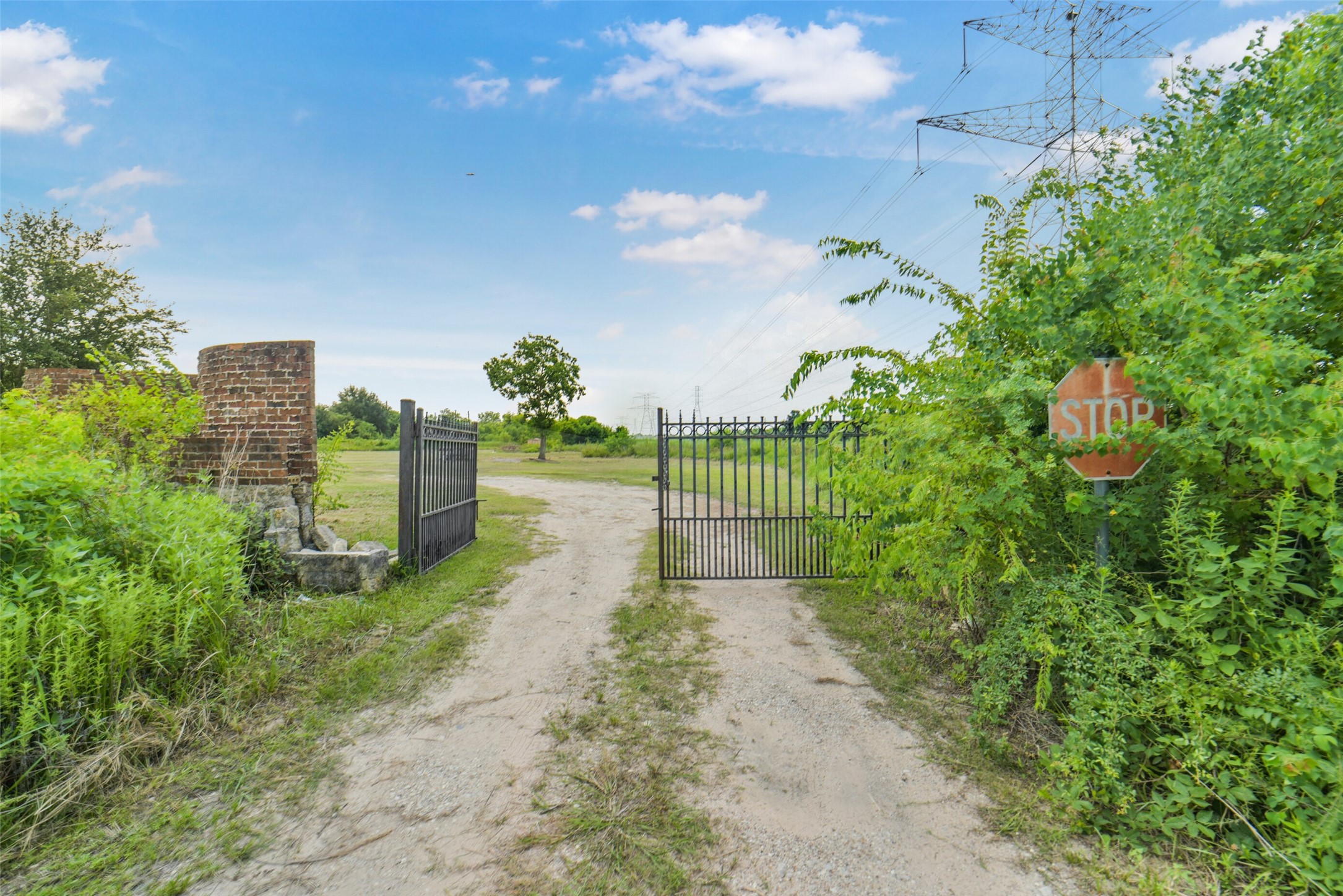 22405 Beckendorff Road Property Photo 2