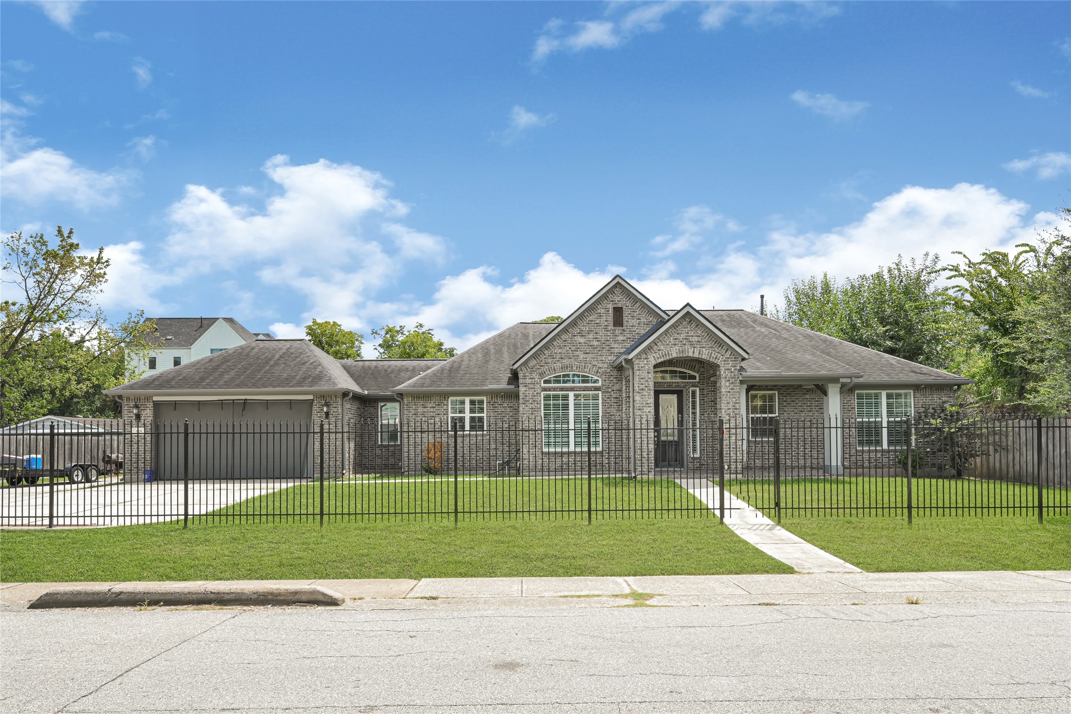 929 Oak Street Property Photo 1
