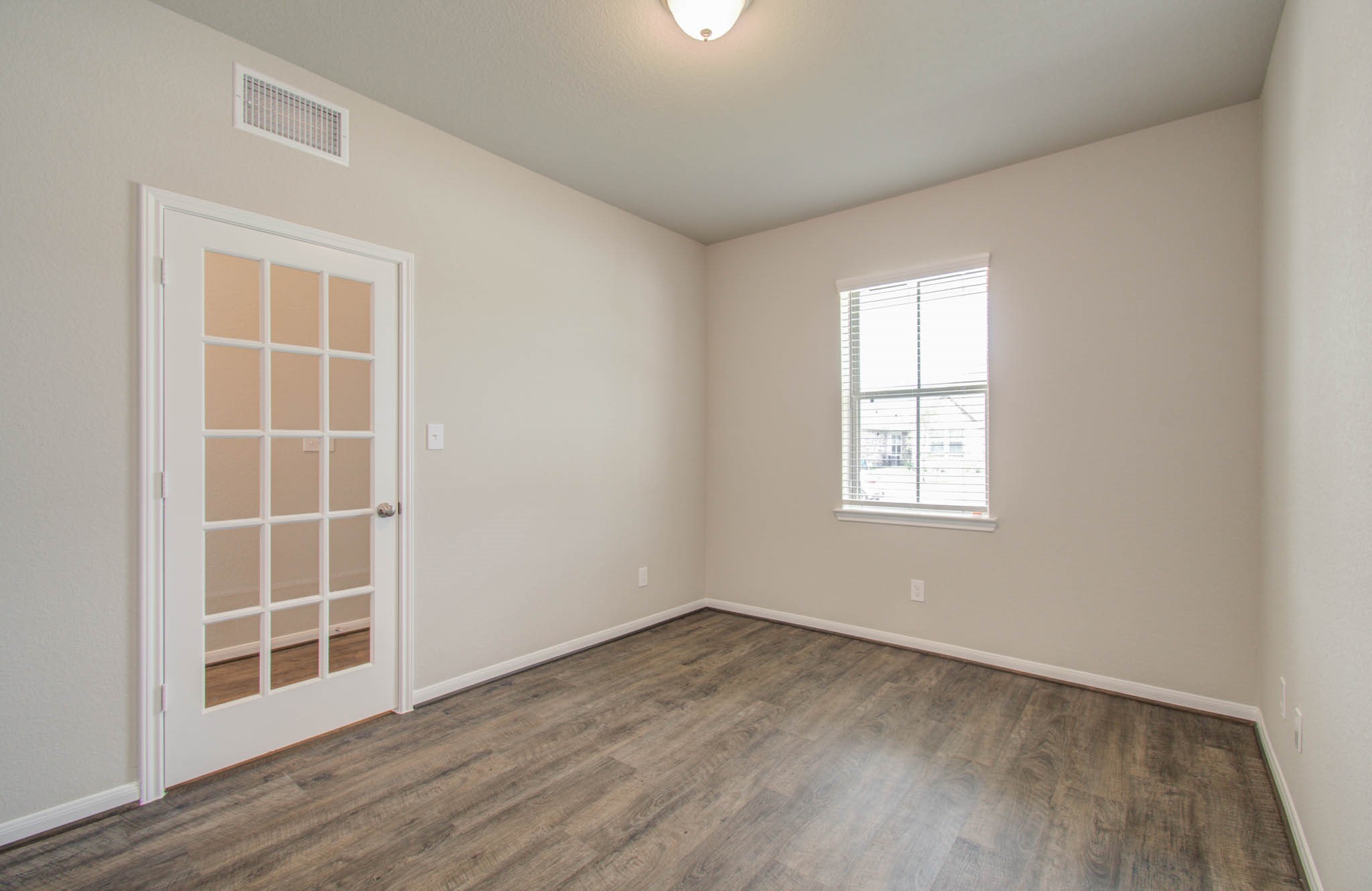 8438 Quiet Bay Drive Property Photo 9