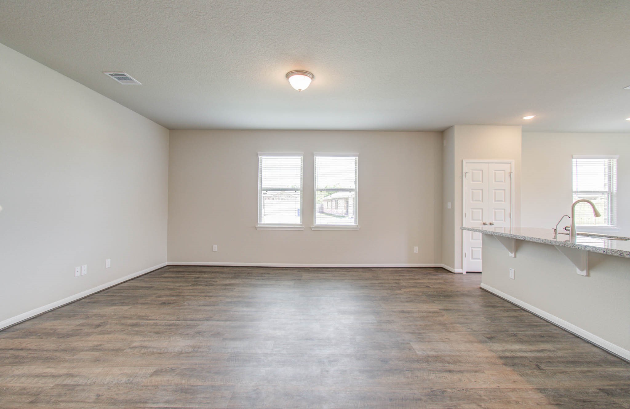 8438 Quiet Bay Drive Property Photo 13