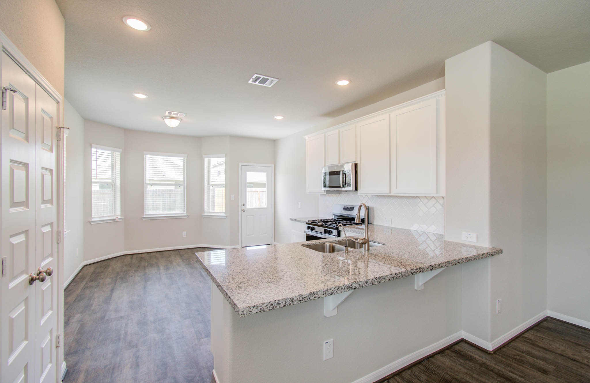 8438 Quiet Bay Drive Property Photo 14