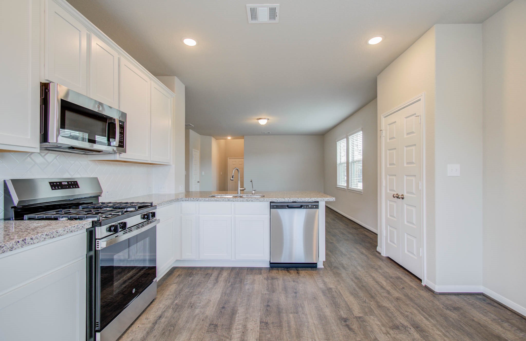 8438 Quiet Bay Drive Property Photo 18