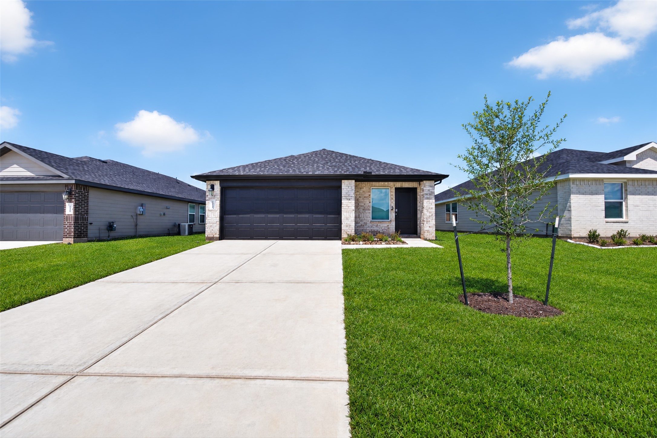 31214 Carmelas Landing Drive Property Photo 2