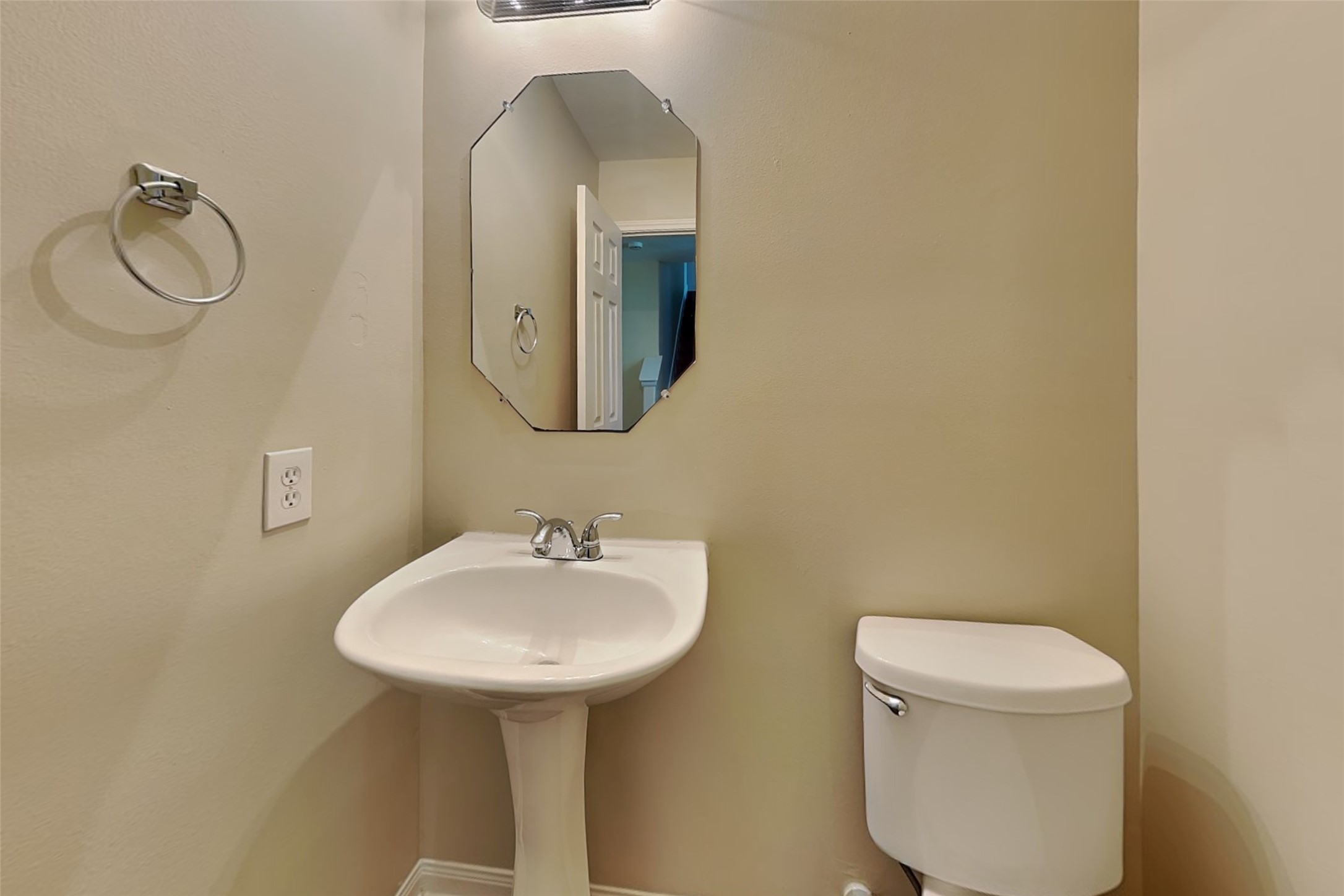 19342 Little Pine Lane Property Photo 6