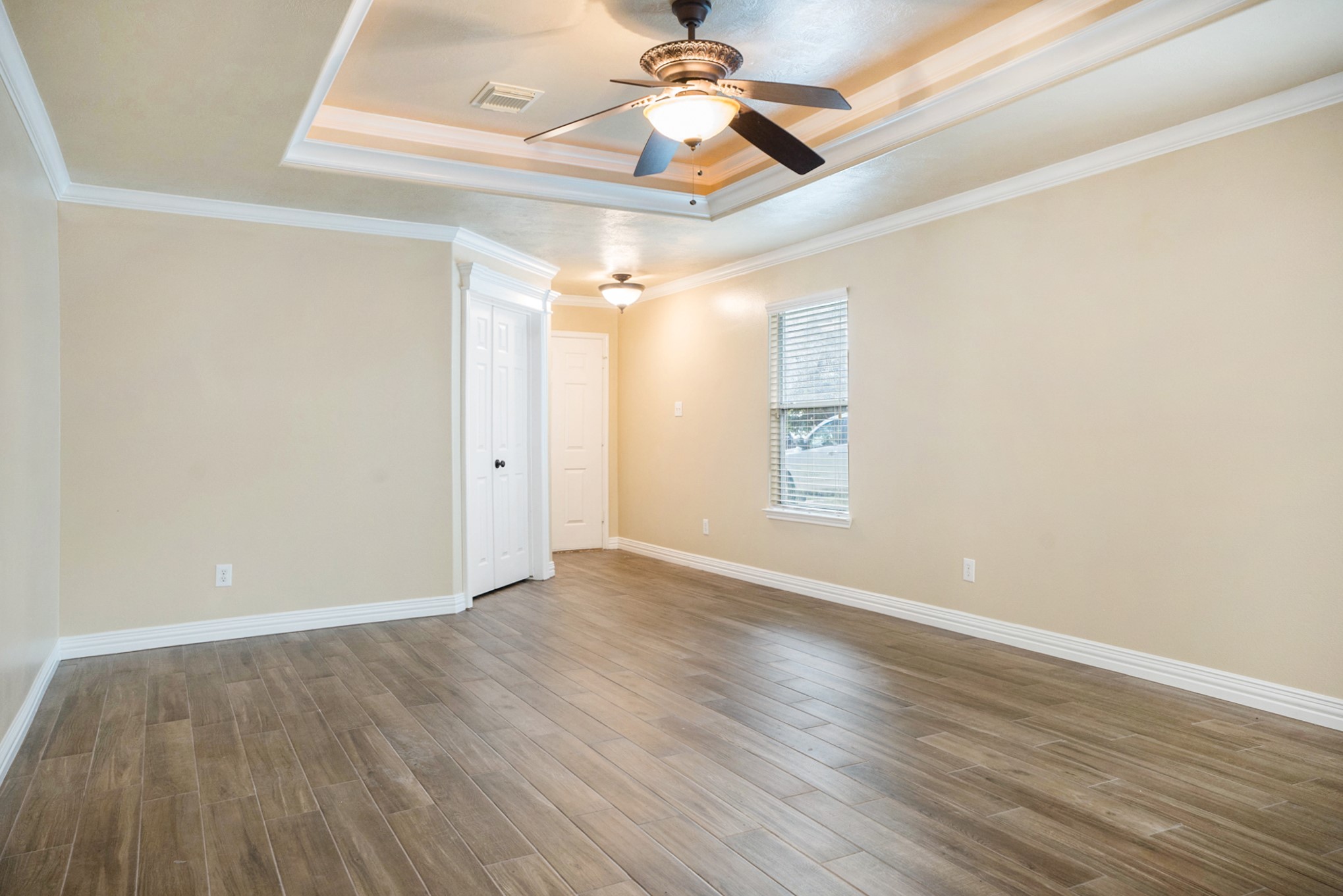 9326 Garfield Park Lane Property Photo 6