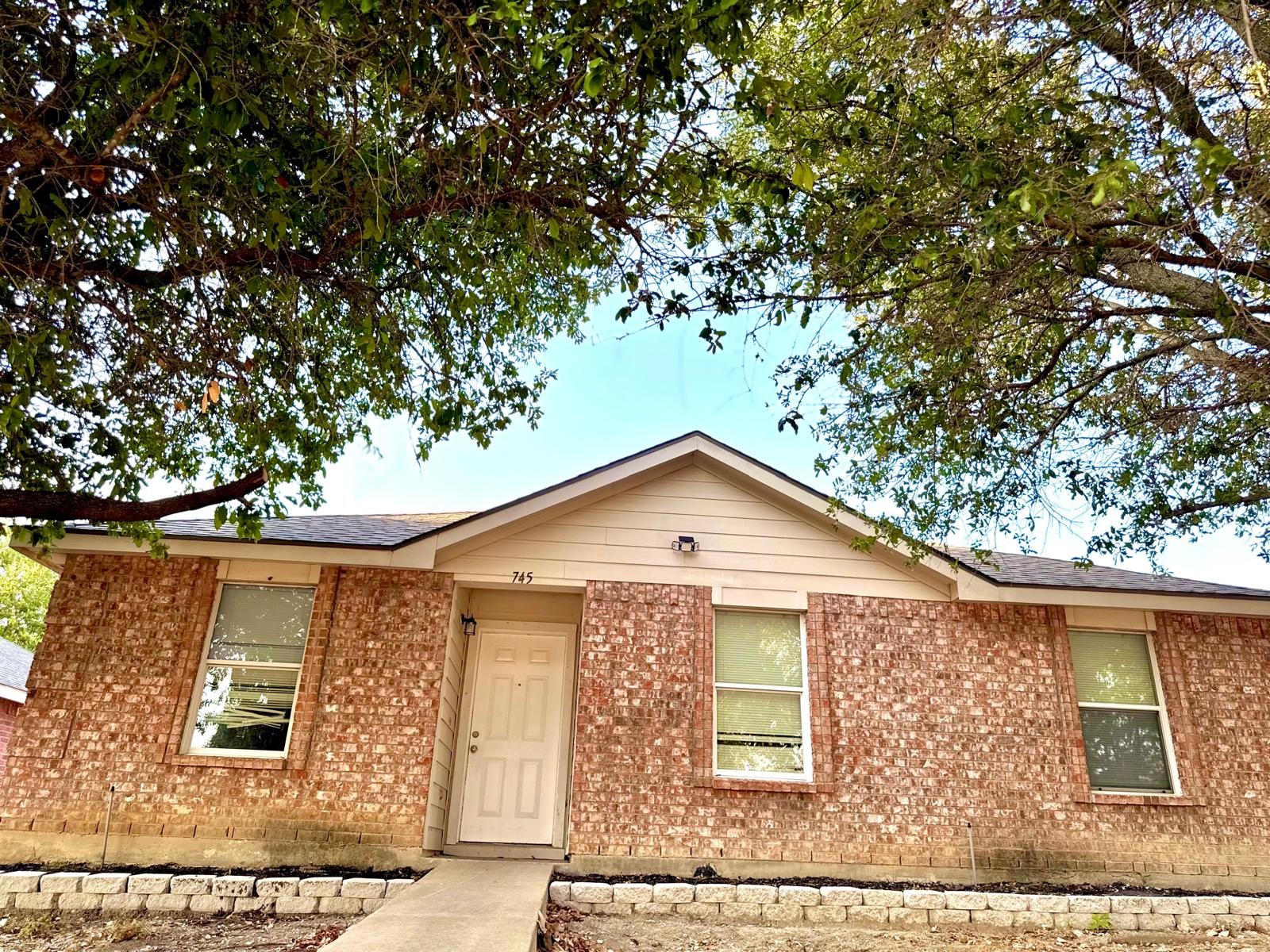 745 Grambling Dr Property Photo 3