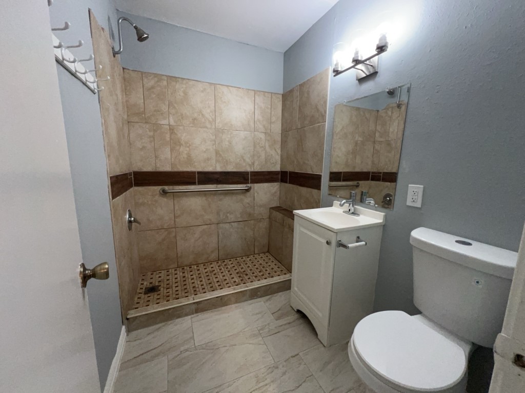 405 Johnson Street A Property Photo 9
