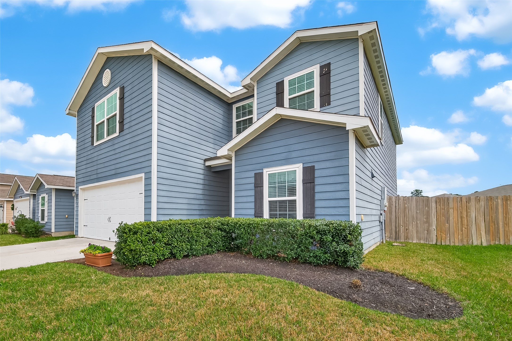 28021 Irving Drive Property Photo 4
