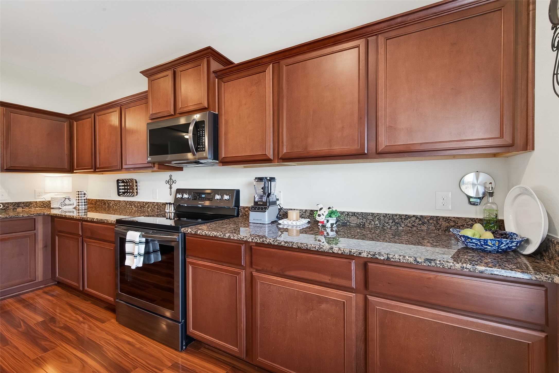 28021 Irving Drive Property Photo 16