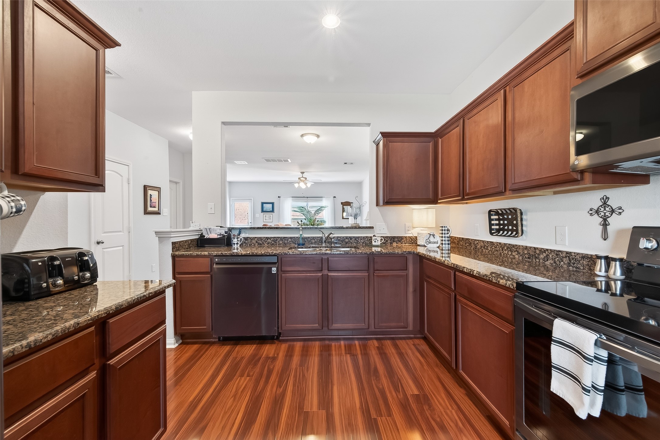 28021 Irving Drive Property Photo 17