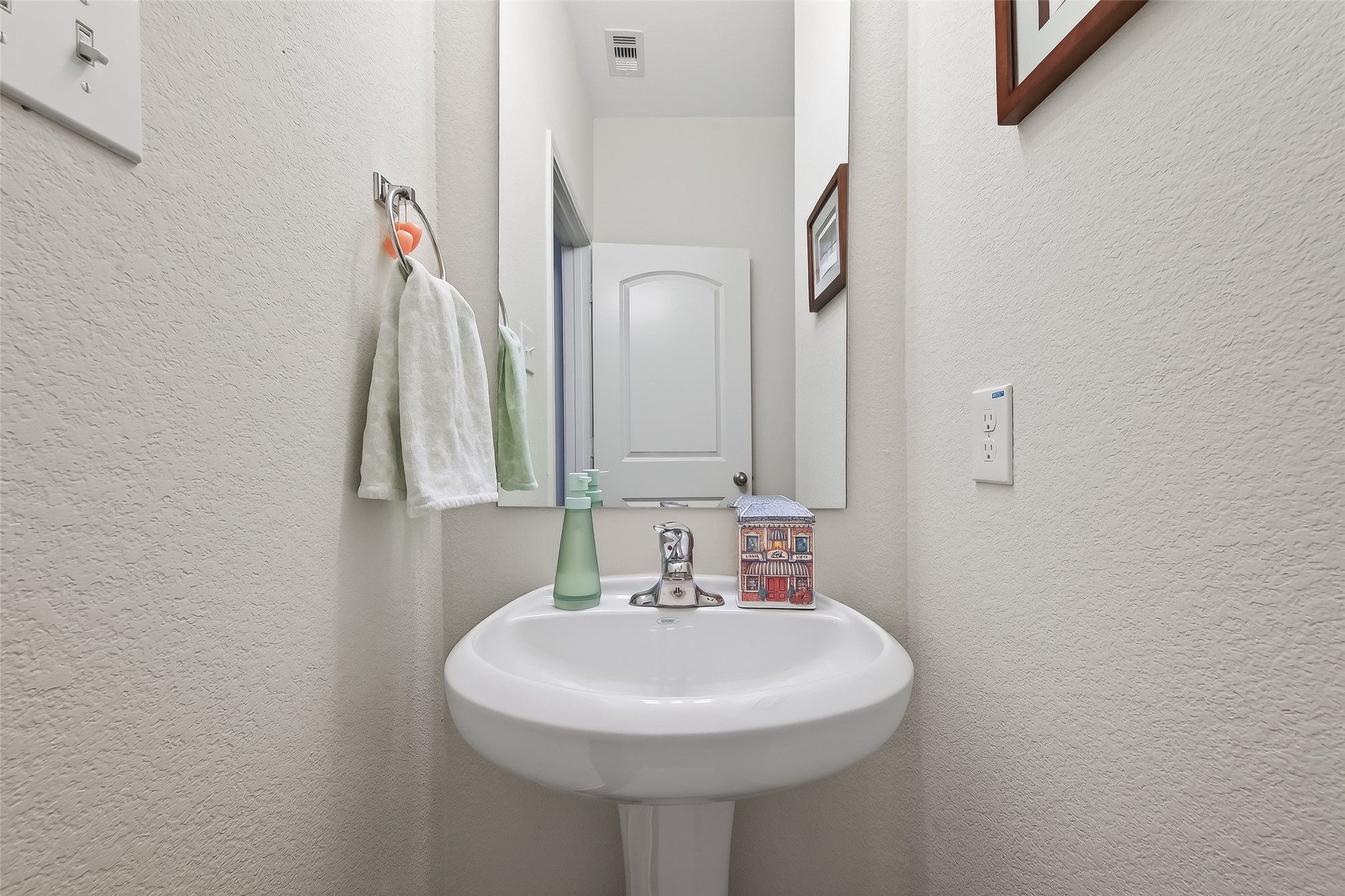 28021 Irving Drive Property Photo 25