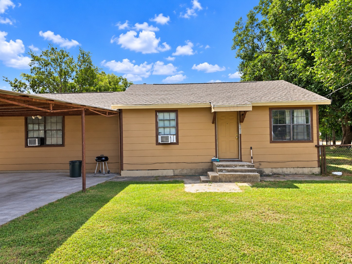 10005 Beadle Street Property Photo 2