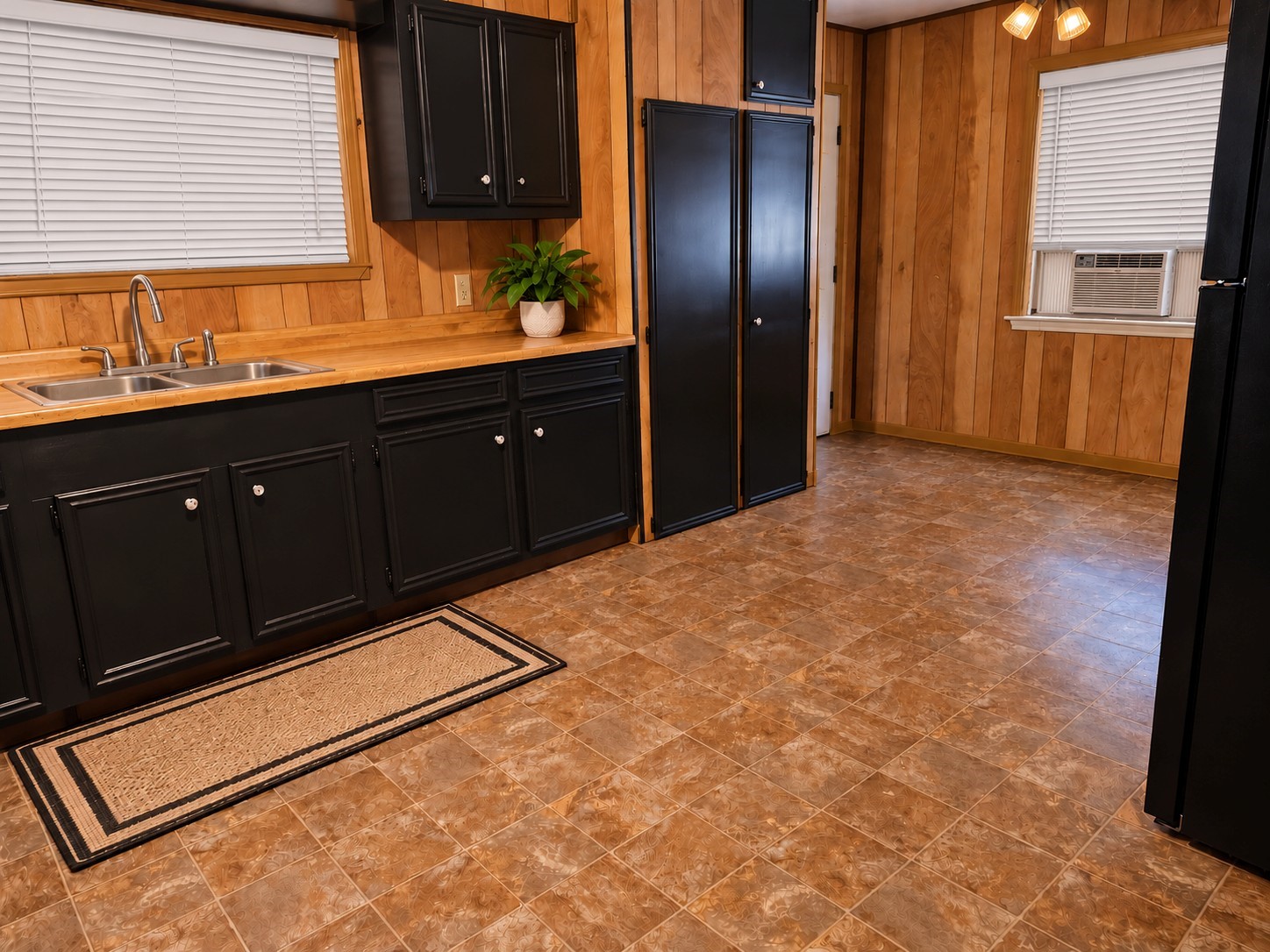 10005 Beadle Street Property Photo 4