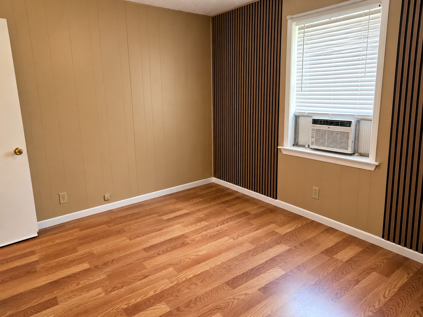 10005 Beadle Street Property Photo 6