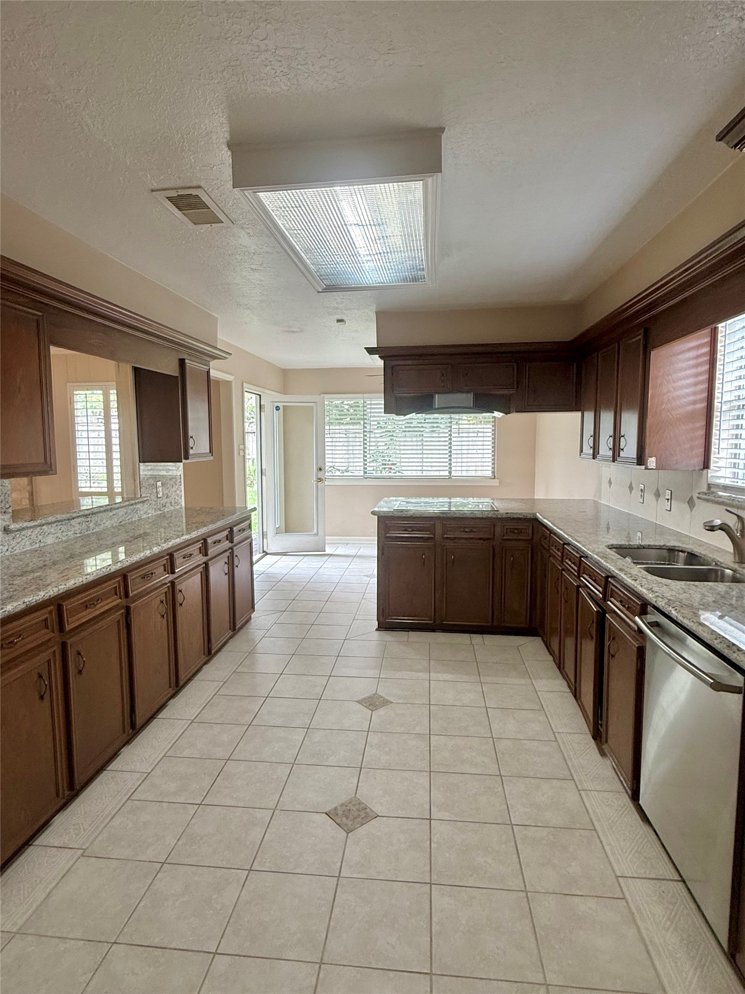 14906 Brookpoint Drive Property Photo 7