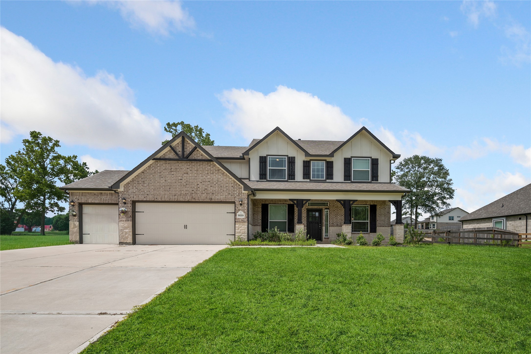 9559 Moss Rose Lane Property Photo 1