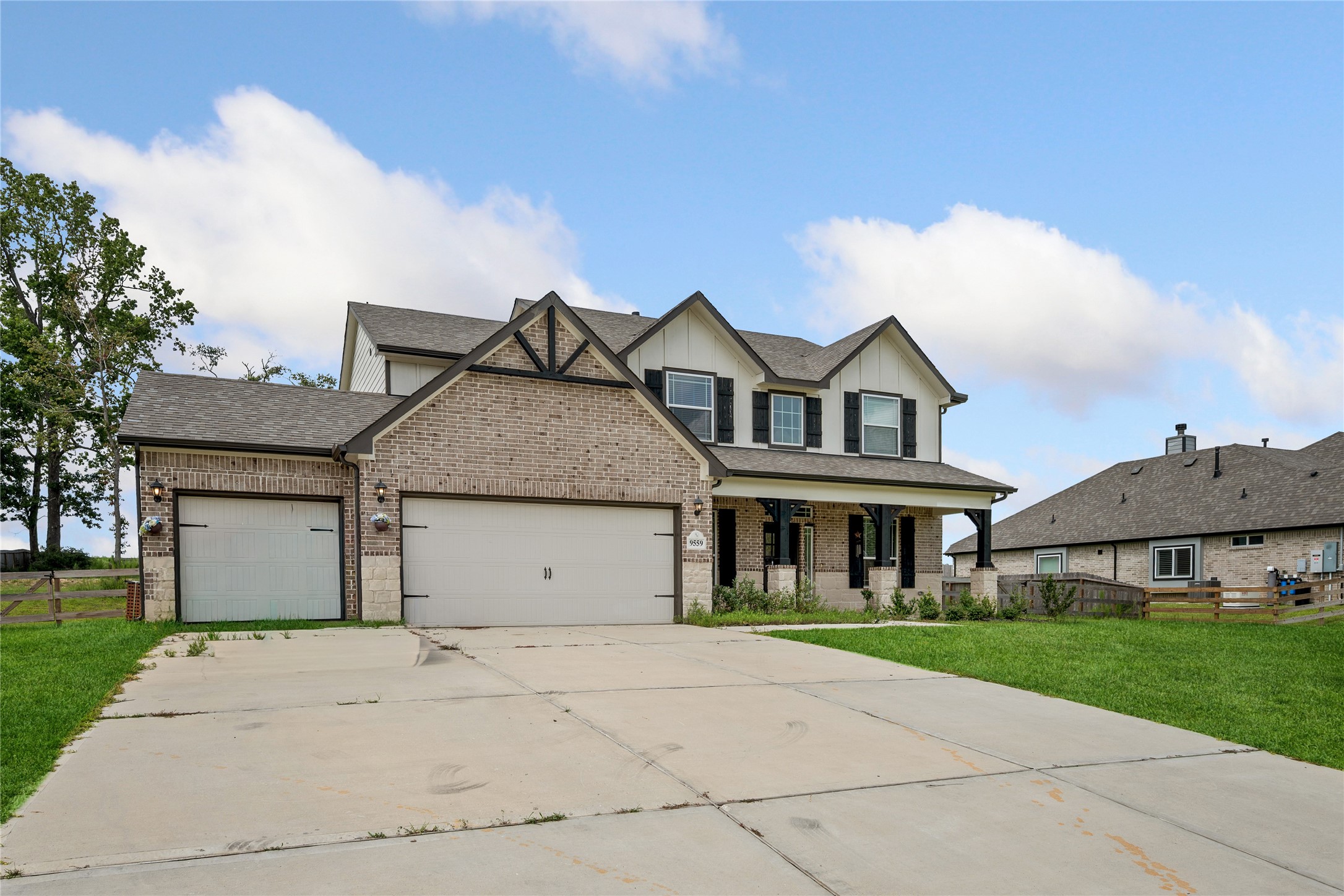 9559 Moss Rose Lane Property Photo 2