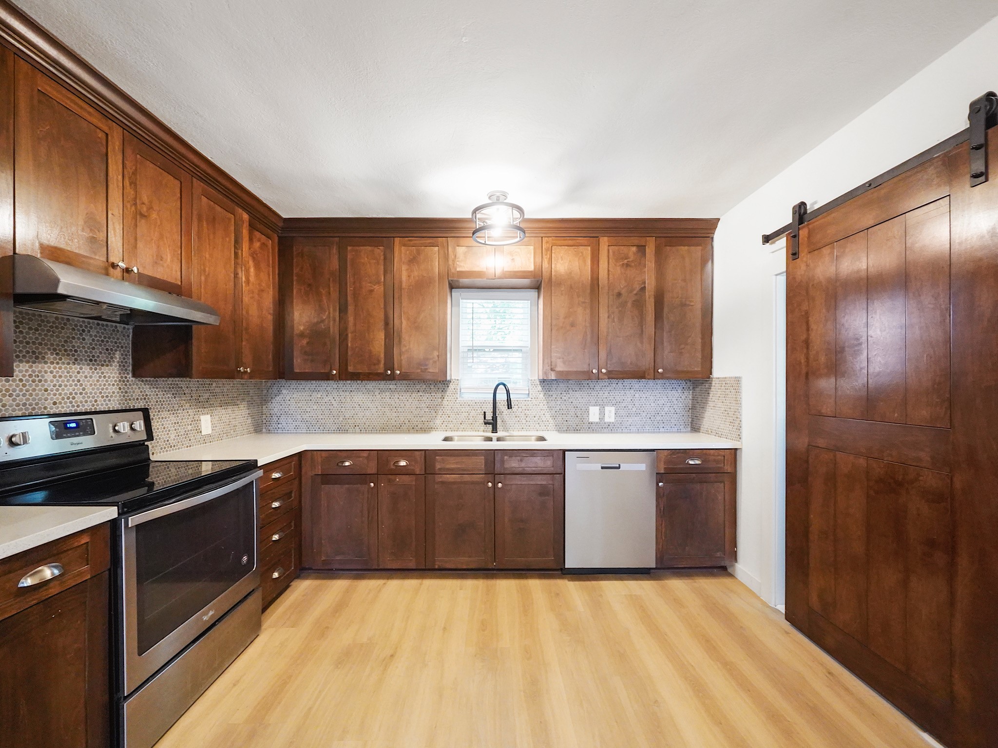 111 Holderrieth Boulevard Property Photo 8