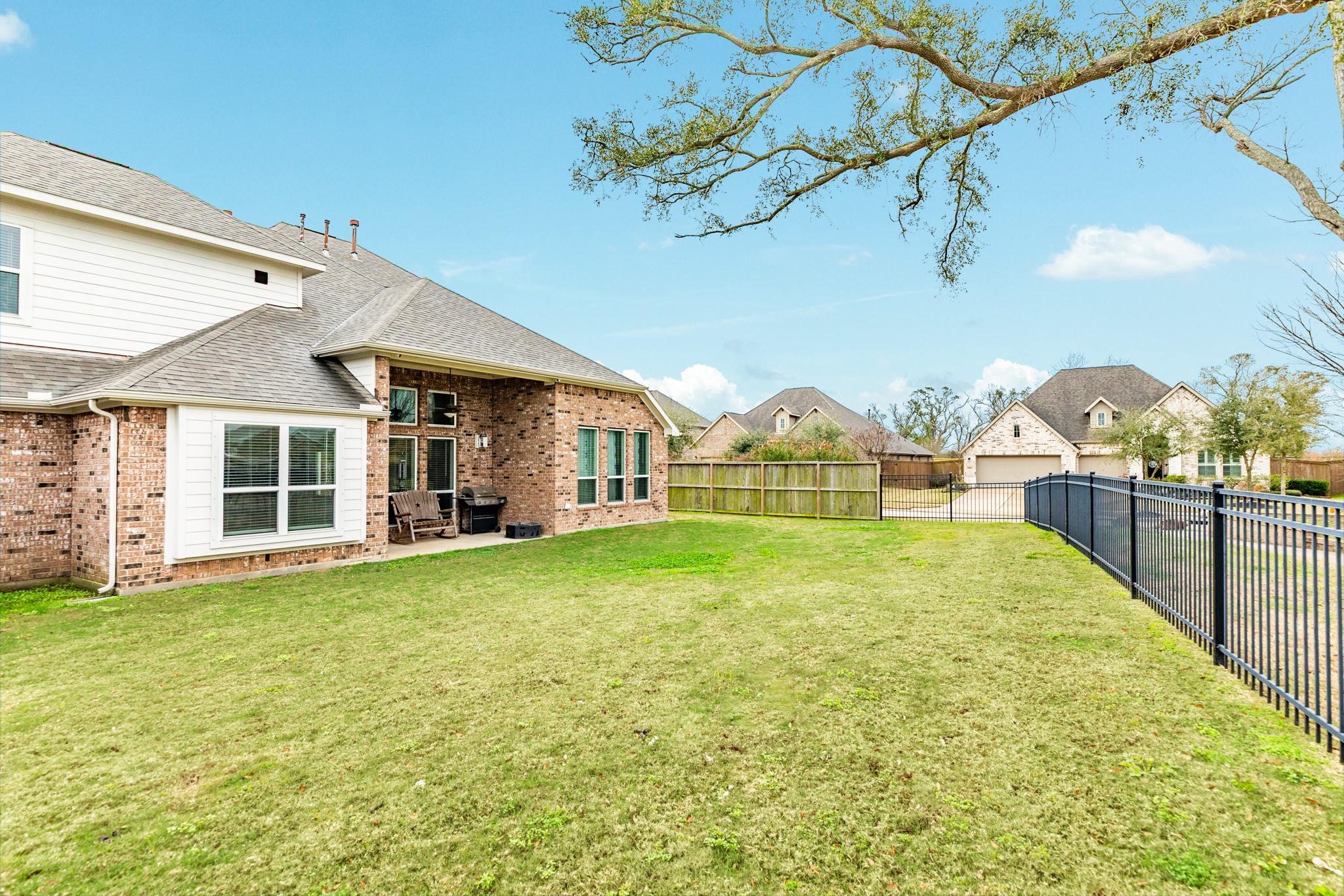 401 Bentwood Way Property Photo 14