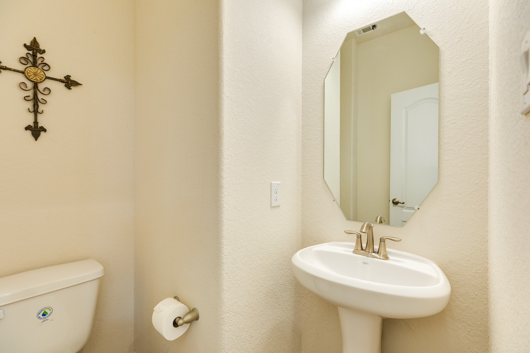 401 Bentwood Way Property Photo 32