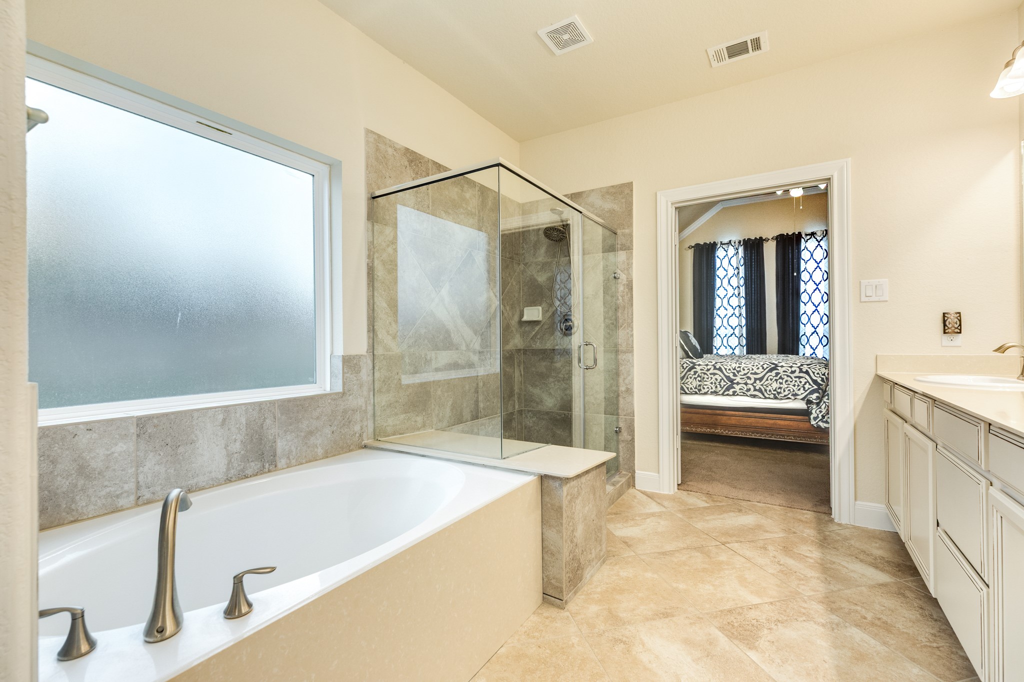 401 Bentwood Way Property Photo 36