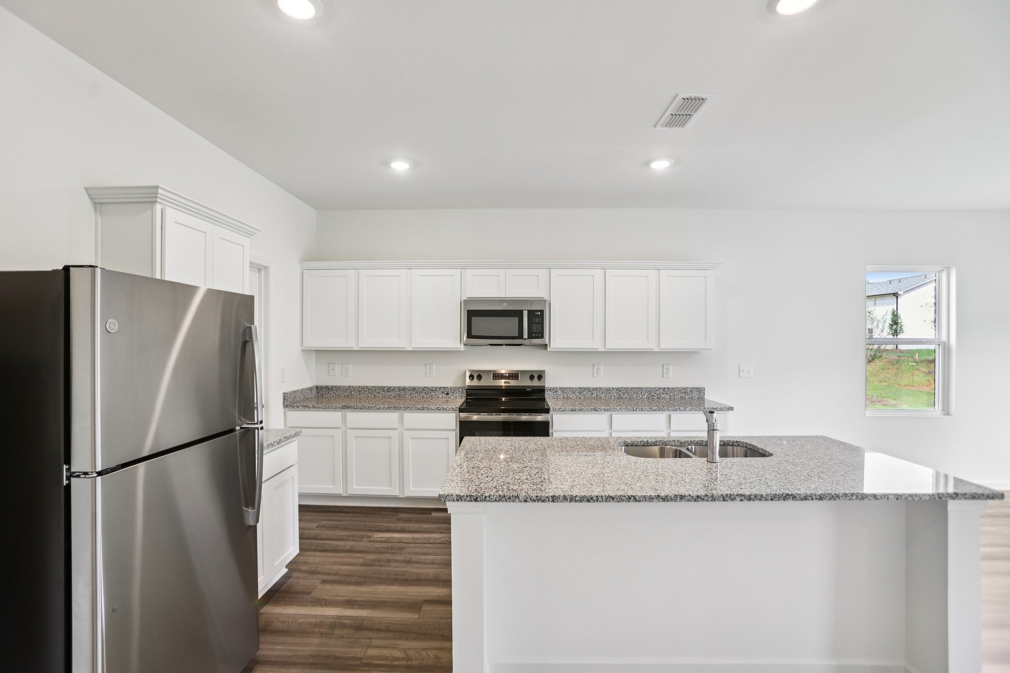 6215 Willow Sky Court Property Photo 3