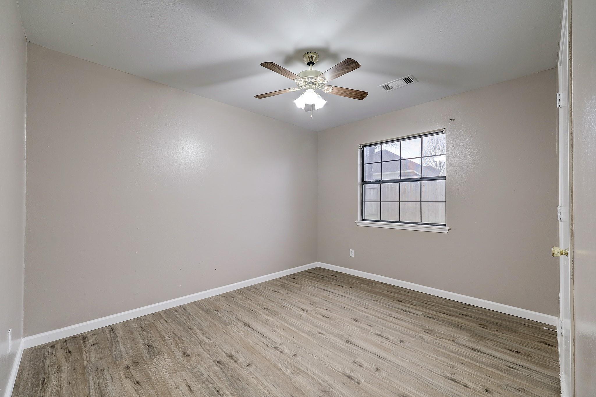 10711 Hillside Drive Property Photo 10