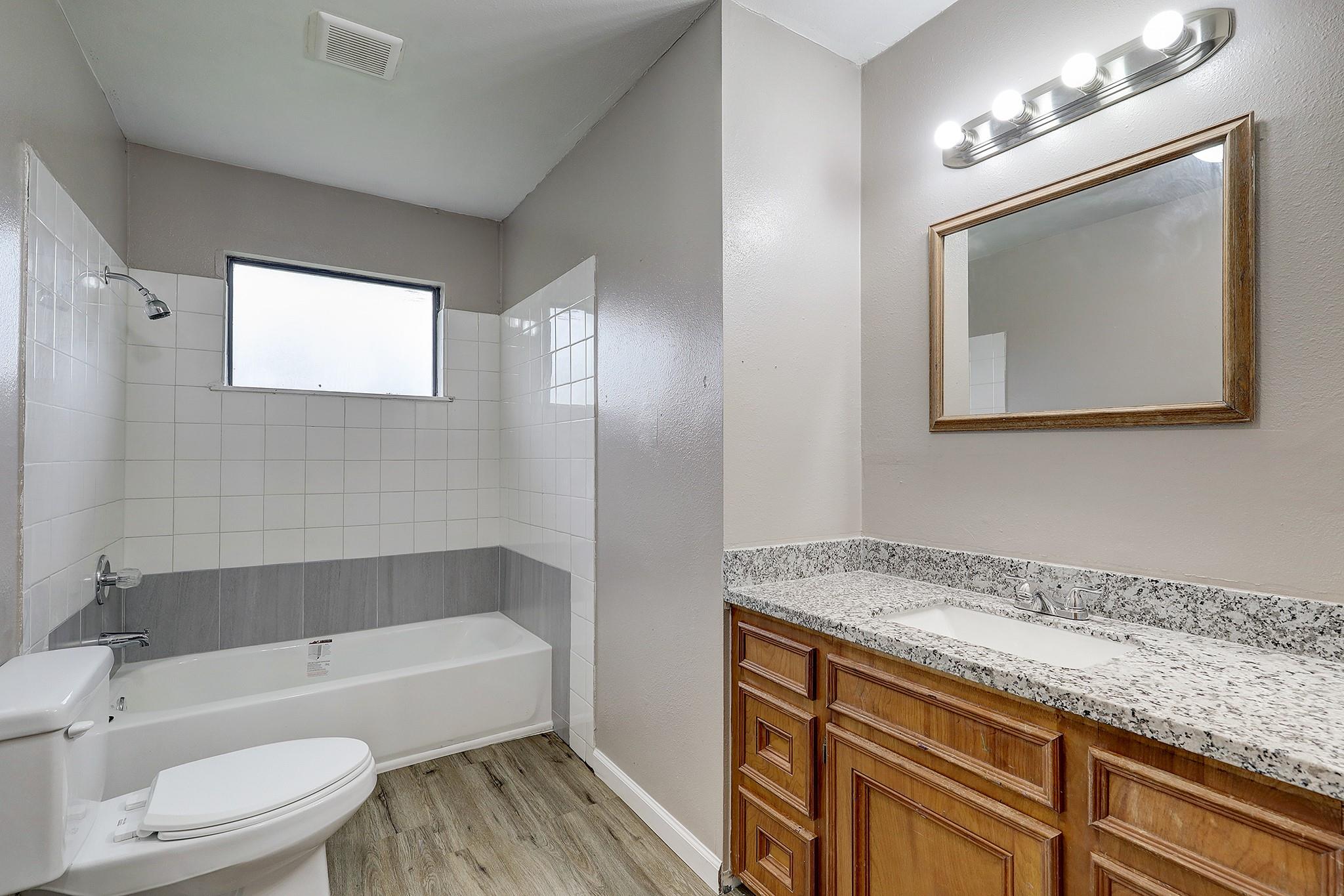 10711 Hillside Drive Property Photo 11