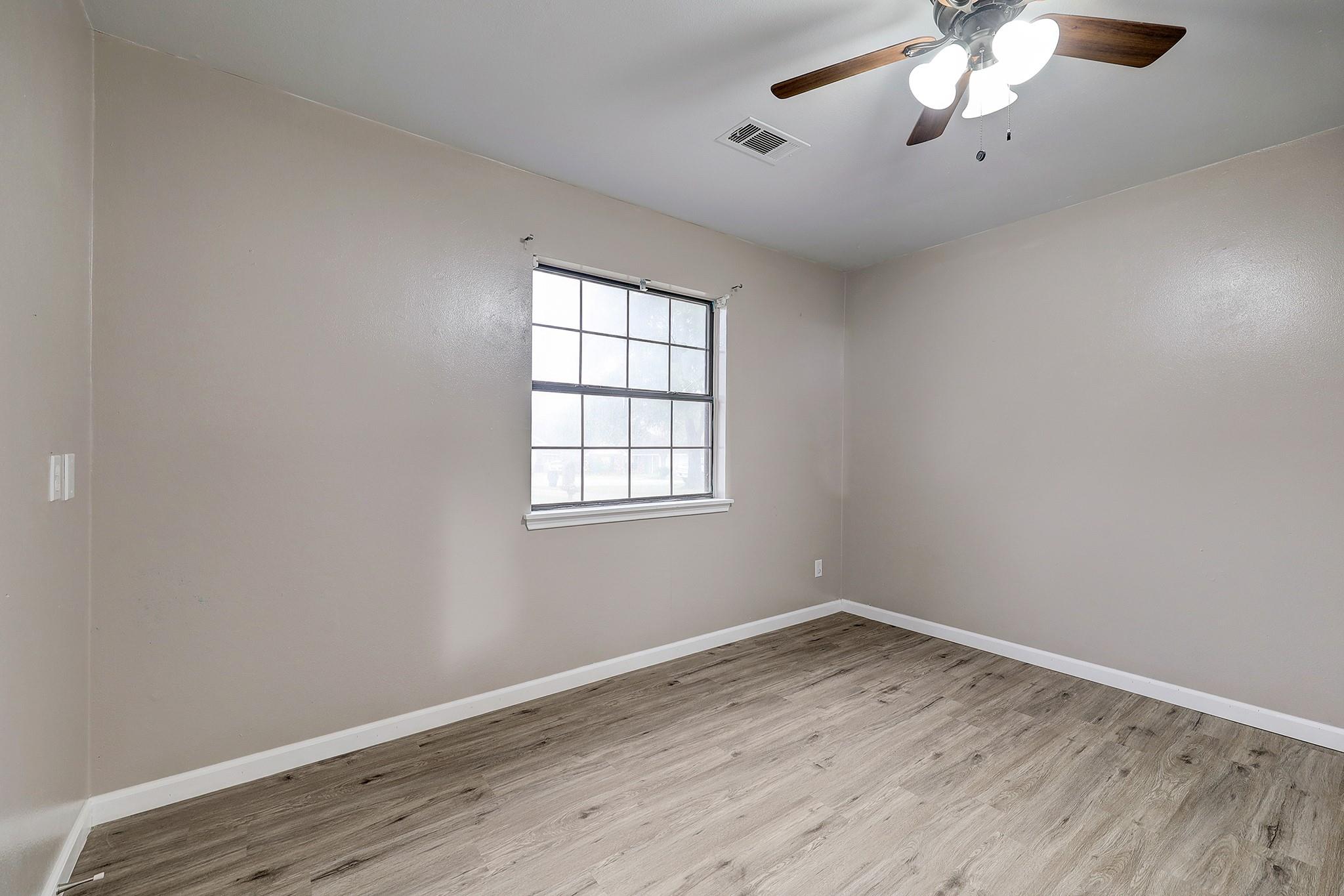 10711 Hillside Drive Property Photo 13