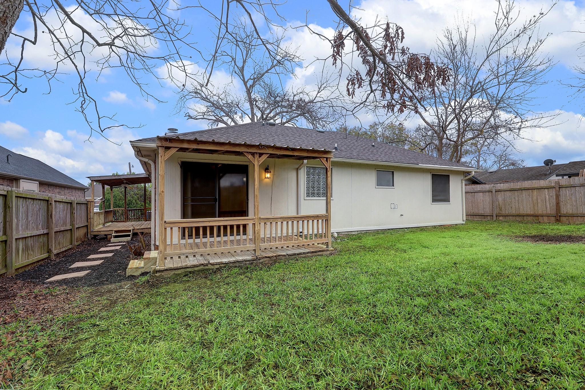 10711 Hillside Drive Property Photo 15
