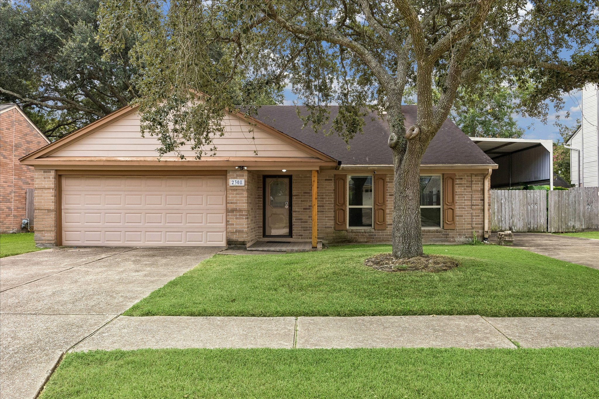 2308 Parkview Drive Property Photo 1