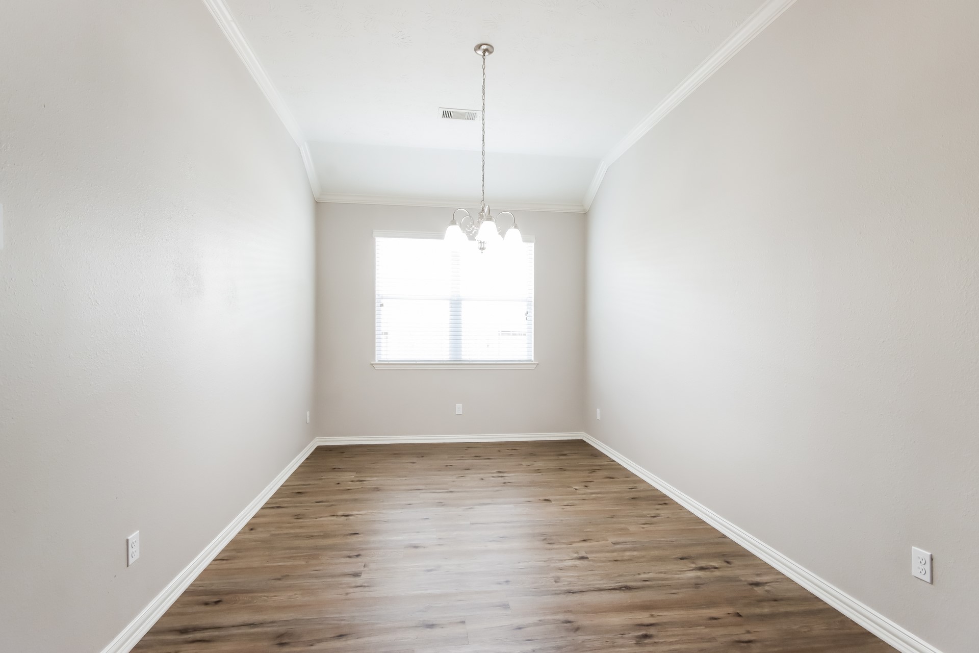 24010 Clipper Hill Lane Property Photo 5