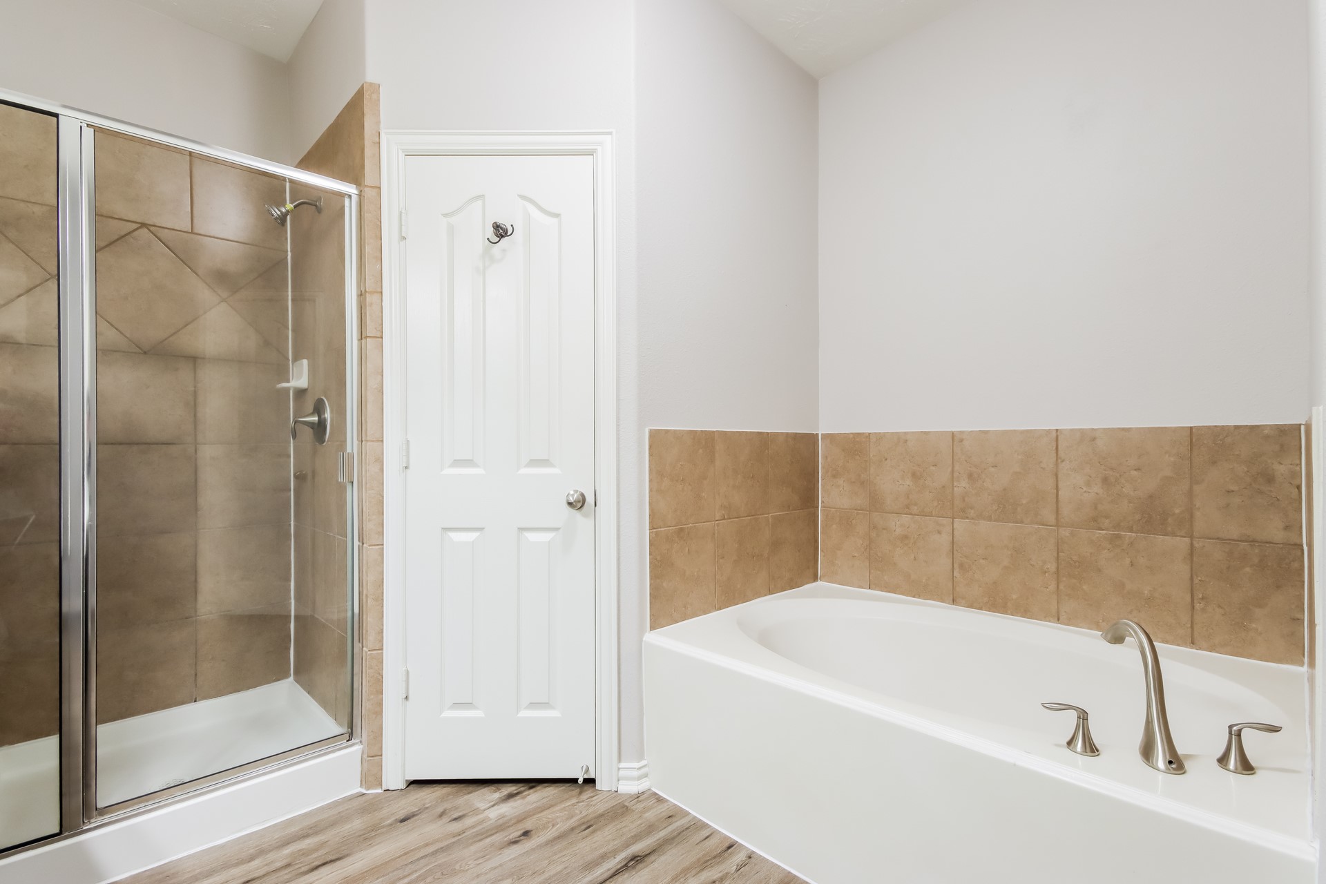 24010 Clipper Hill Lane Property Photo 11