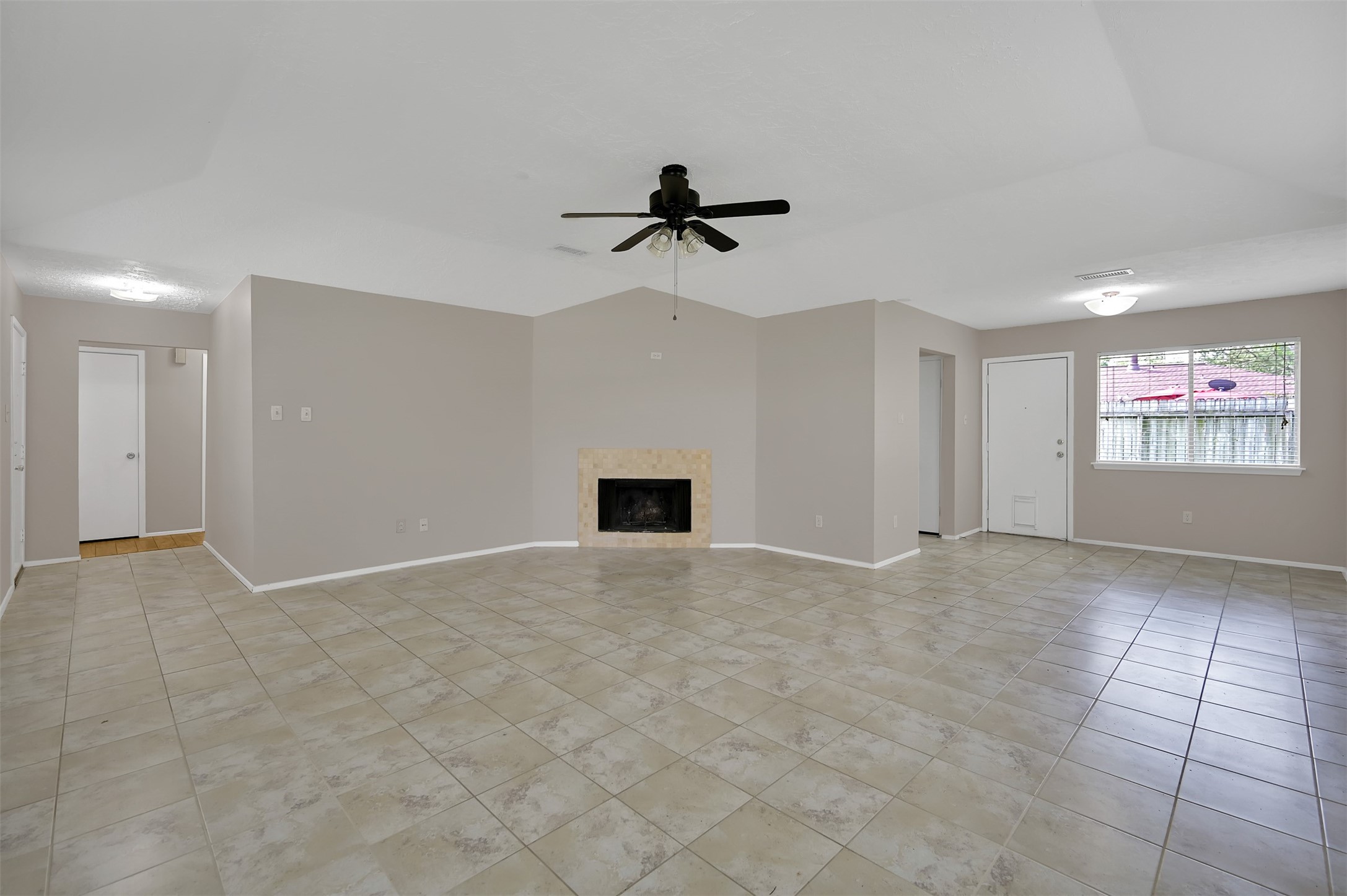 4311 Owens Creek Lane Property Photo 4