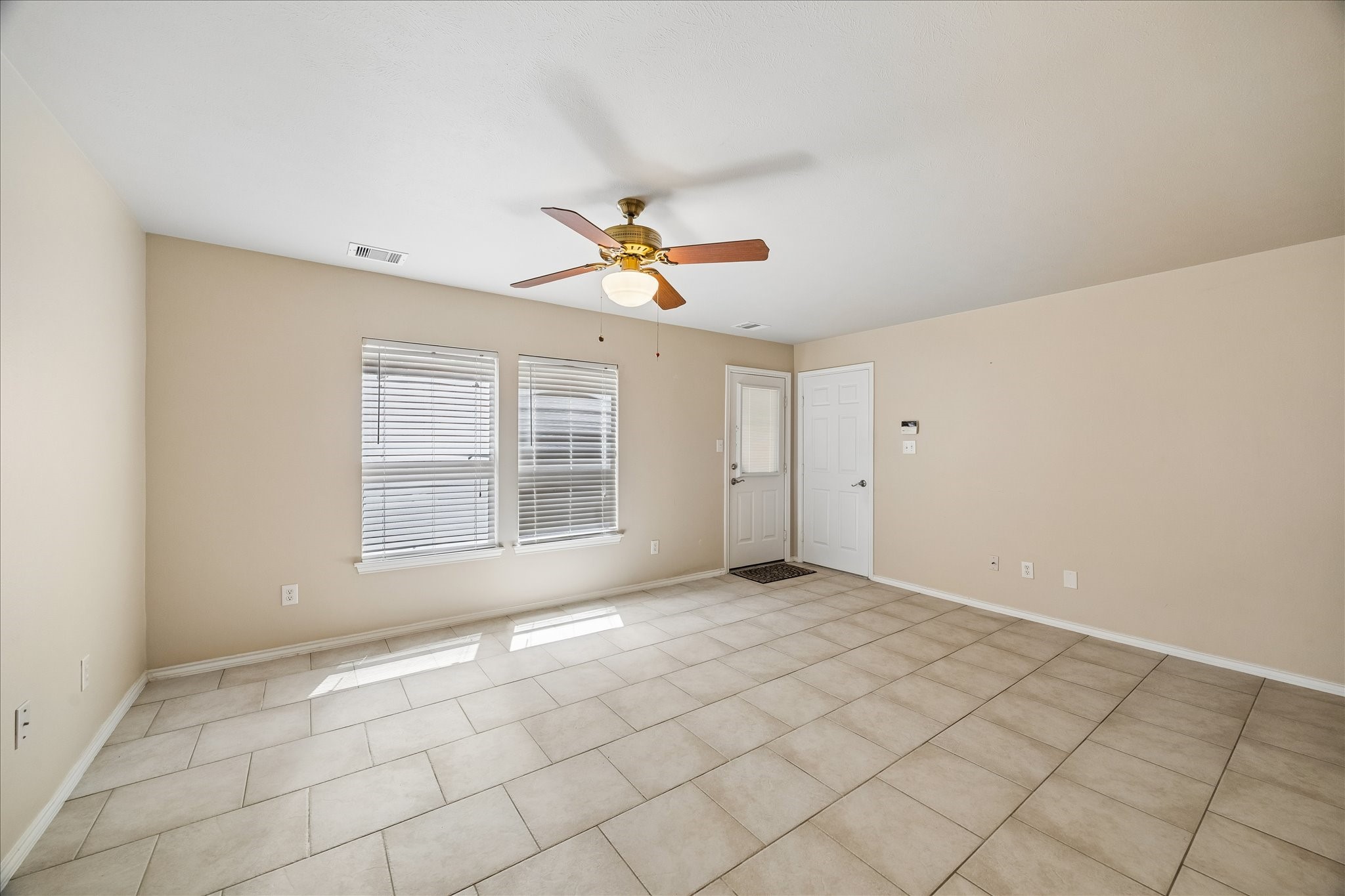 2635 Woodridge Cove Drive Property Photo 15