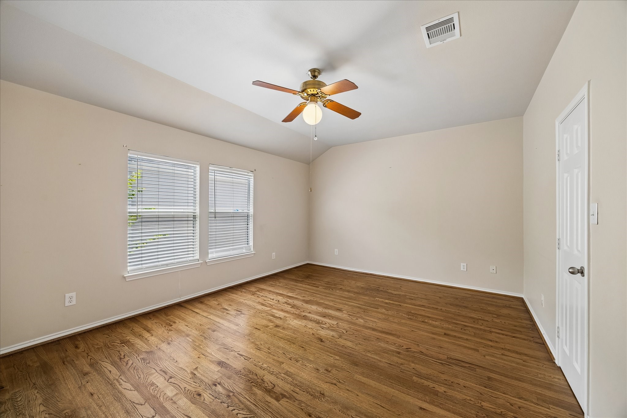 2635 Woodridge Cove Drive Property Photo 23
