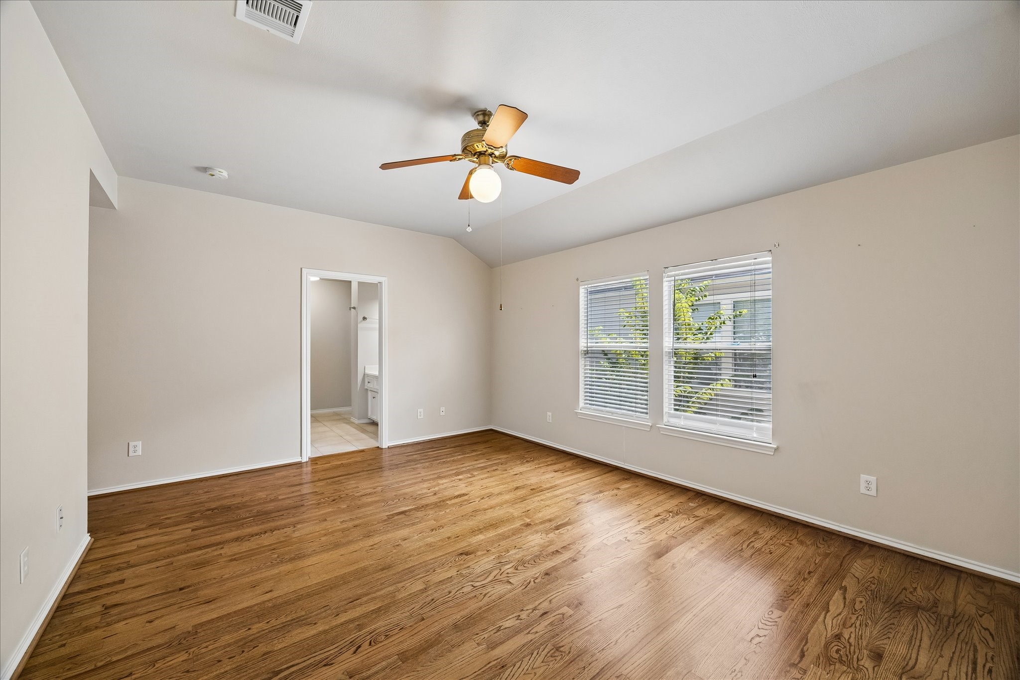 2635 Woodridge Cove Drive Property Photo 24