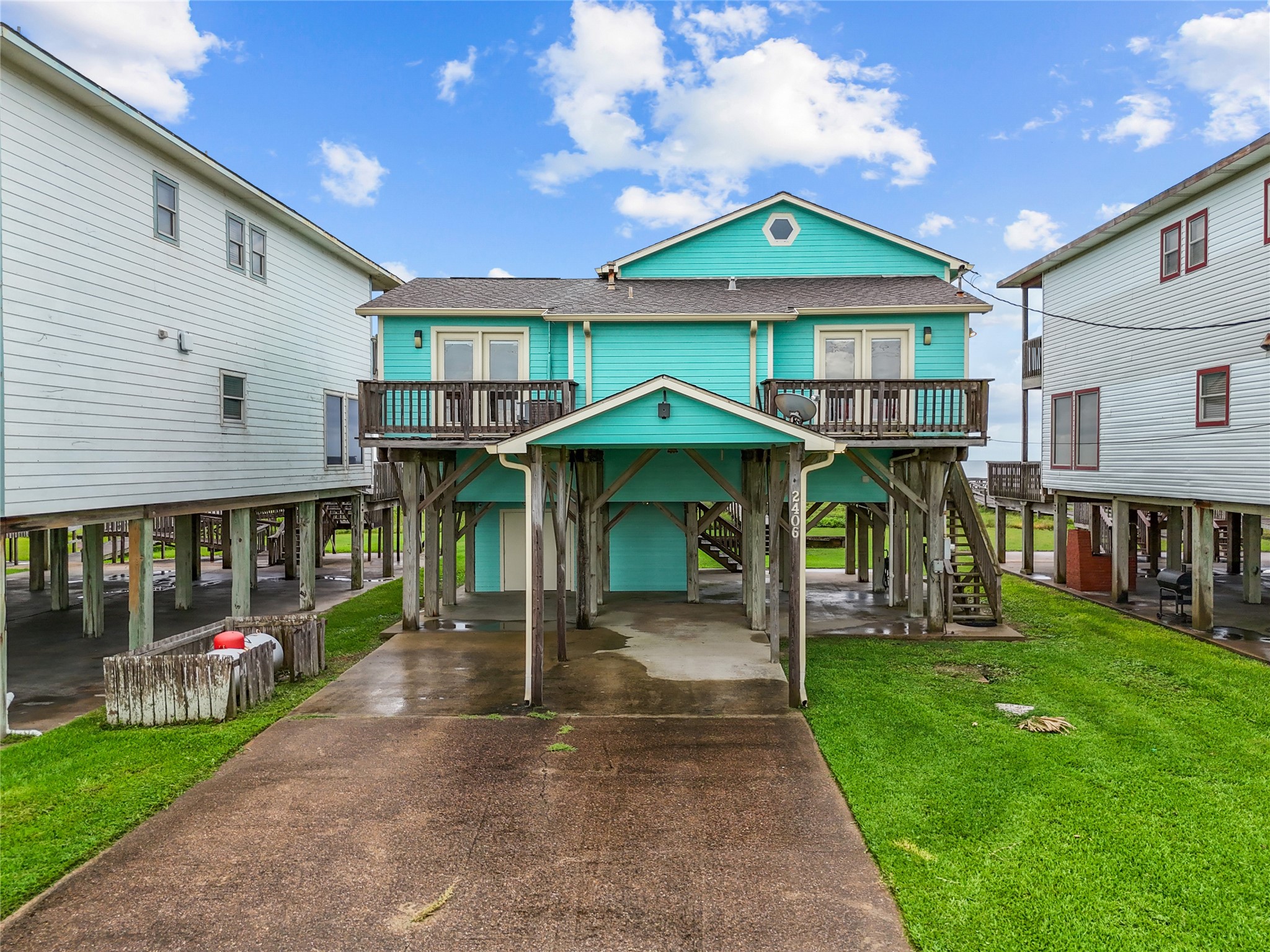 2406 Blue Water Highway Property Photo 4
