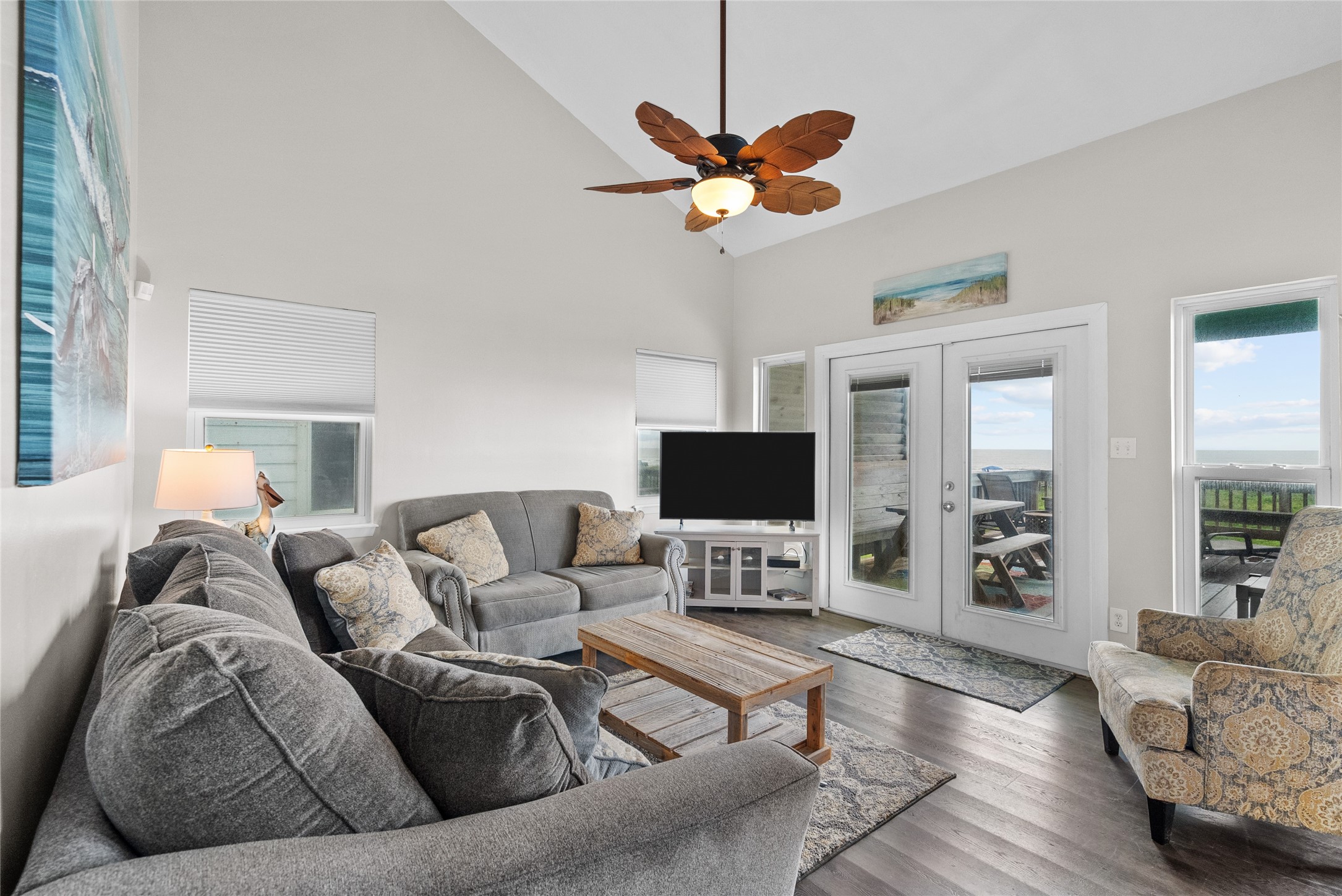 2406 Blue Water Highway Property Photo 14