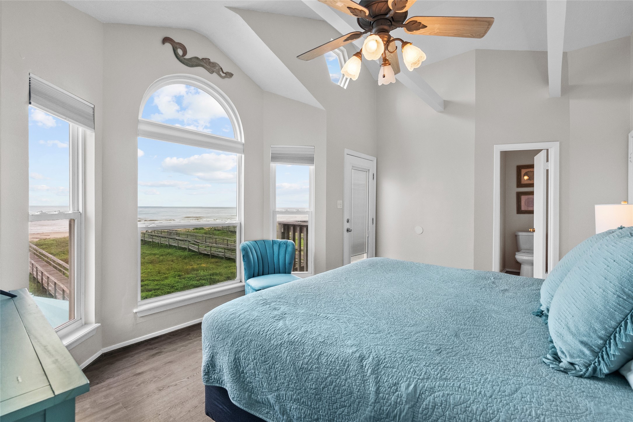 2406 Blue Water Highway Property Photo 17