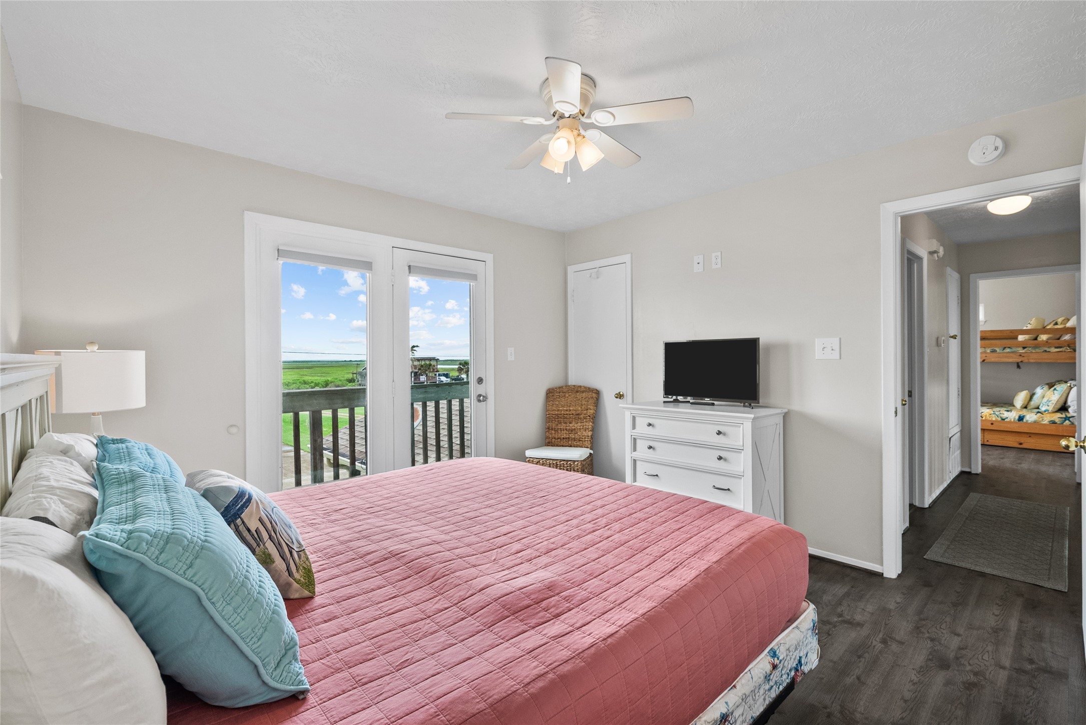 2406 Blue Water Highway Property Photo 22