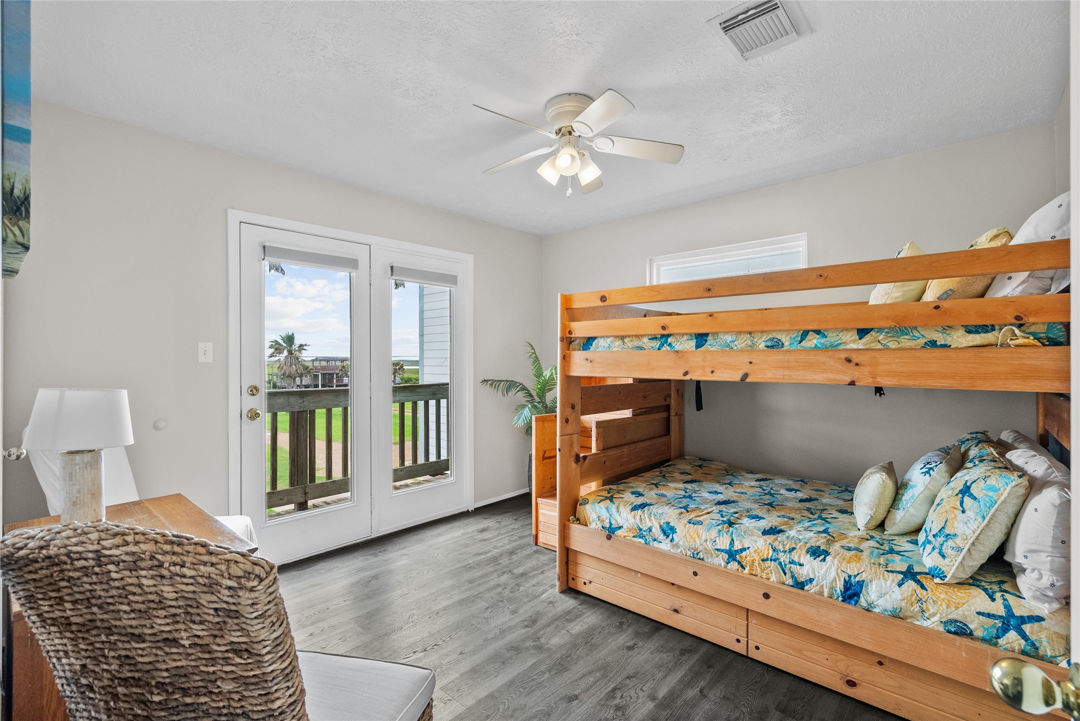 2406 Blue Water Highway Property Photo 25