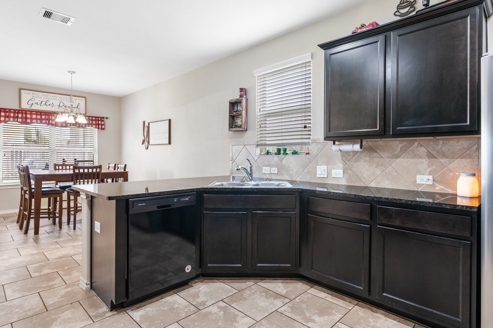 8342 Broadleaf Avenue Property Photo 12