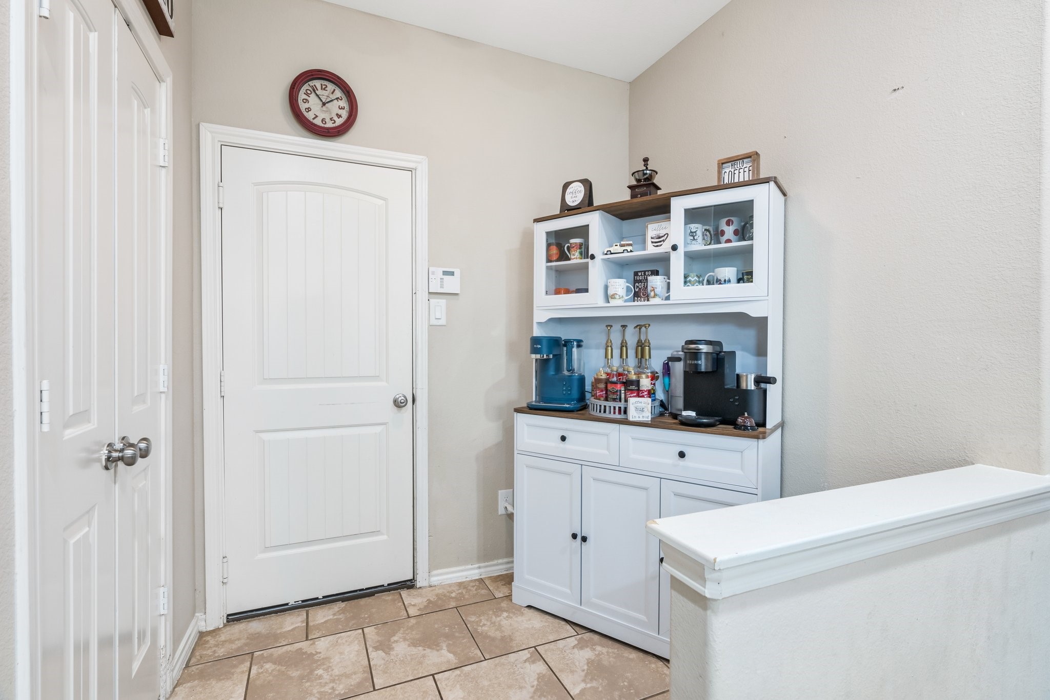 8342 Broadleaf Avenue Property Photo 14