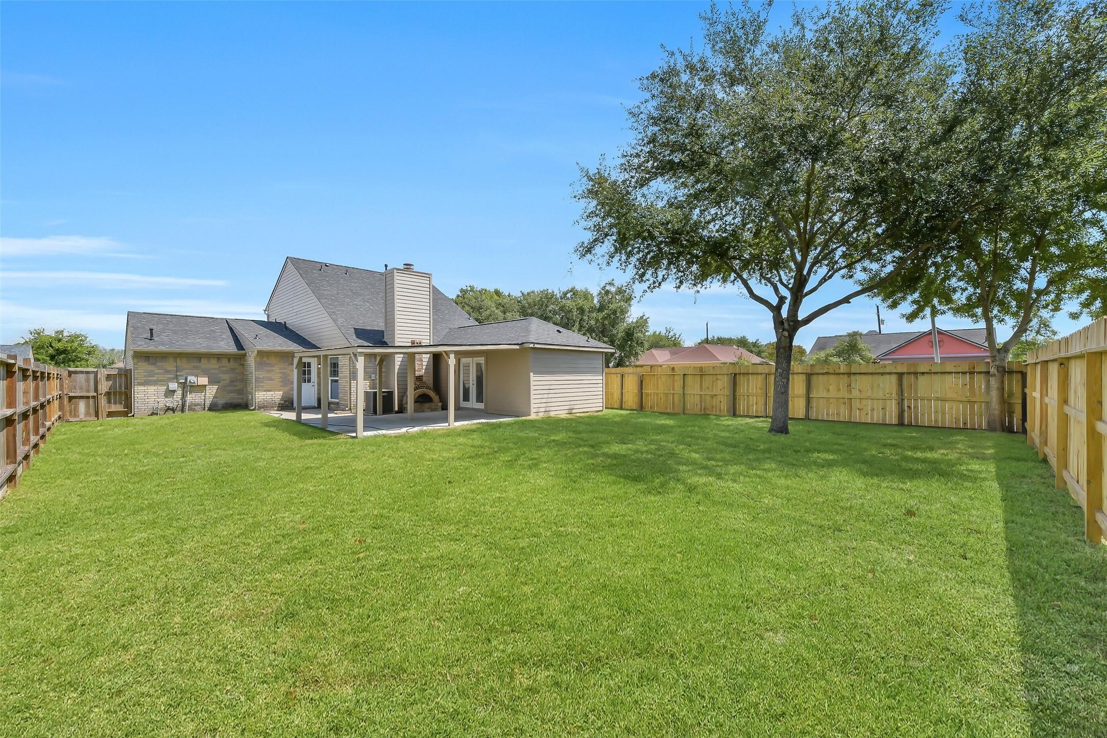 9908 Green Meadow Drive Property Photo 6
