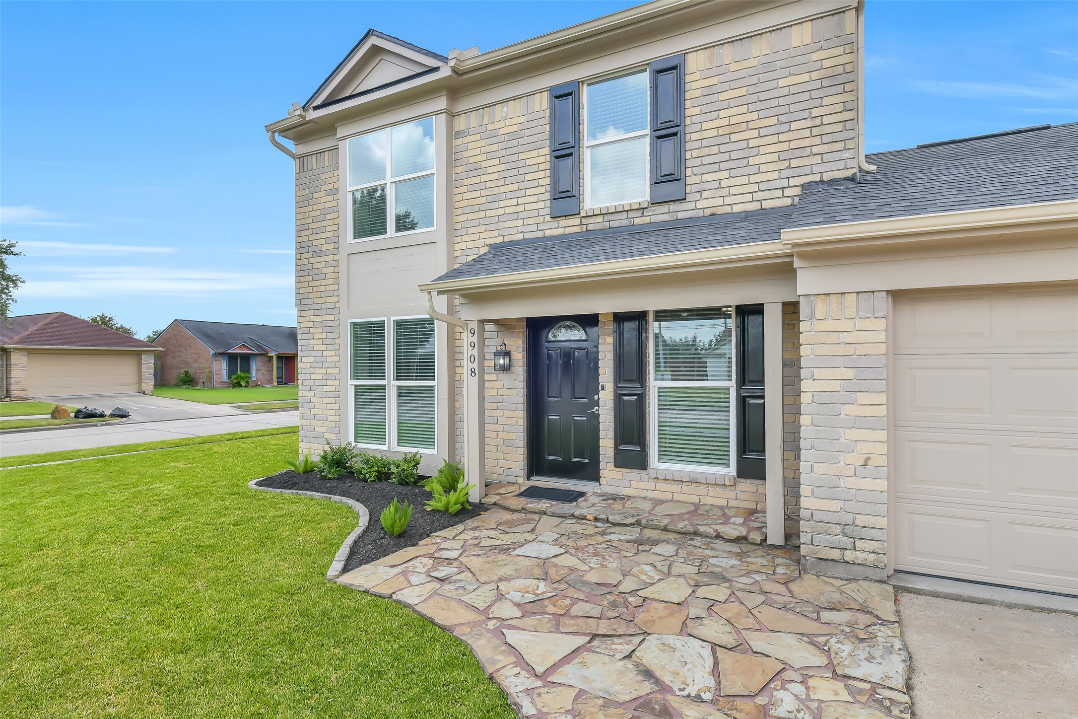 9908 Green Meadow Drive Property Photo 8
