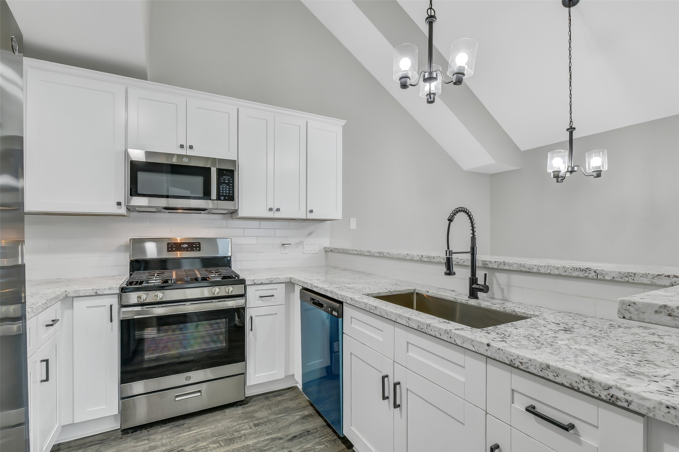 9908 Green Meadow Drive Property Photo 16