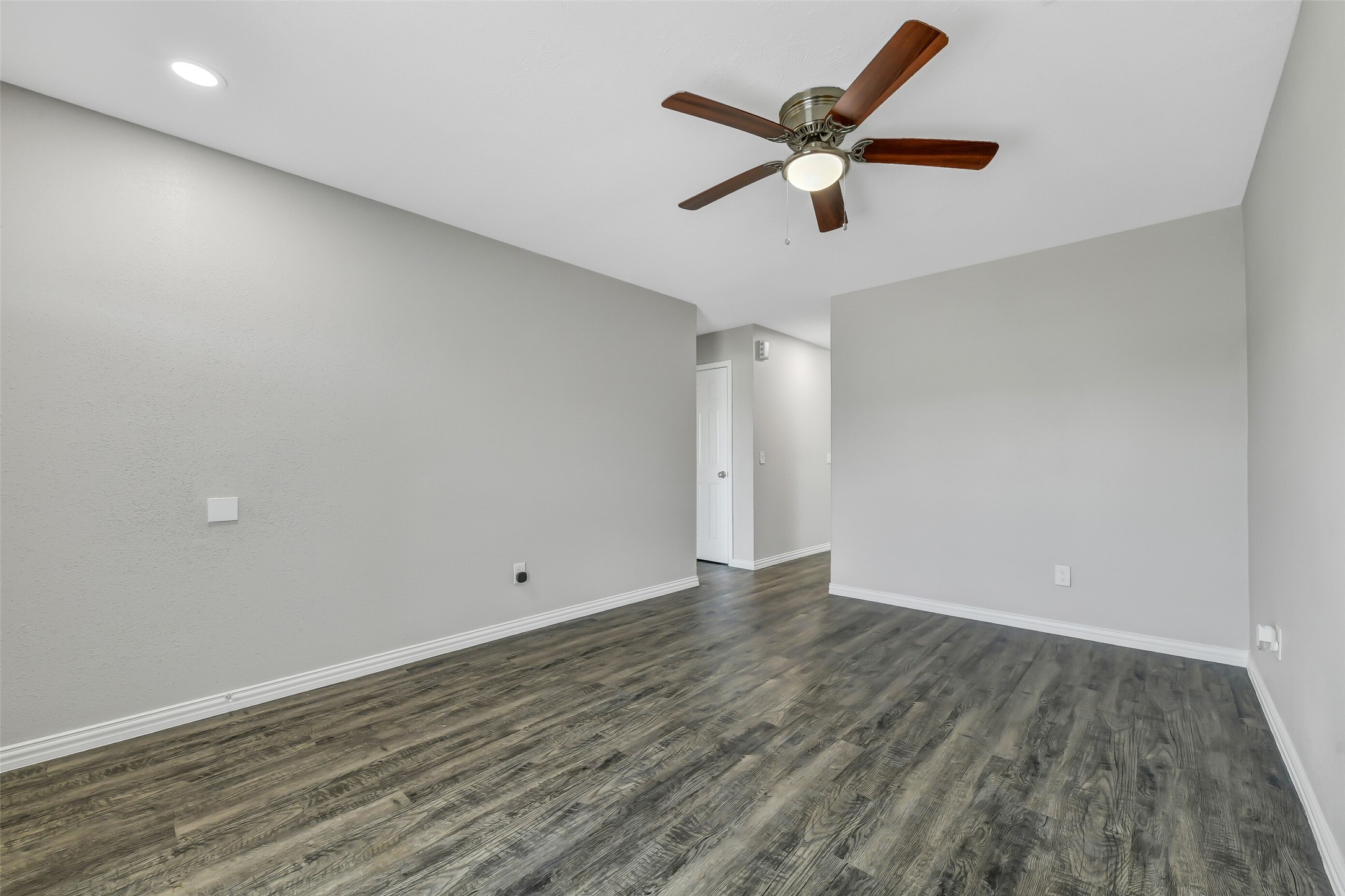 9908 Green Meadow Drive Property Photo 20