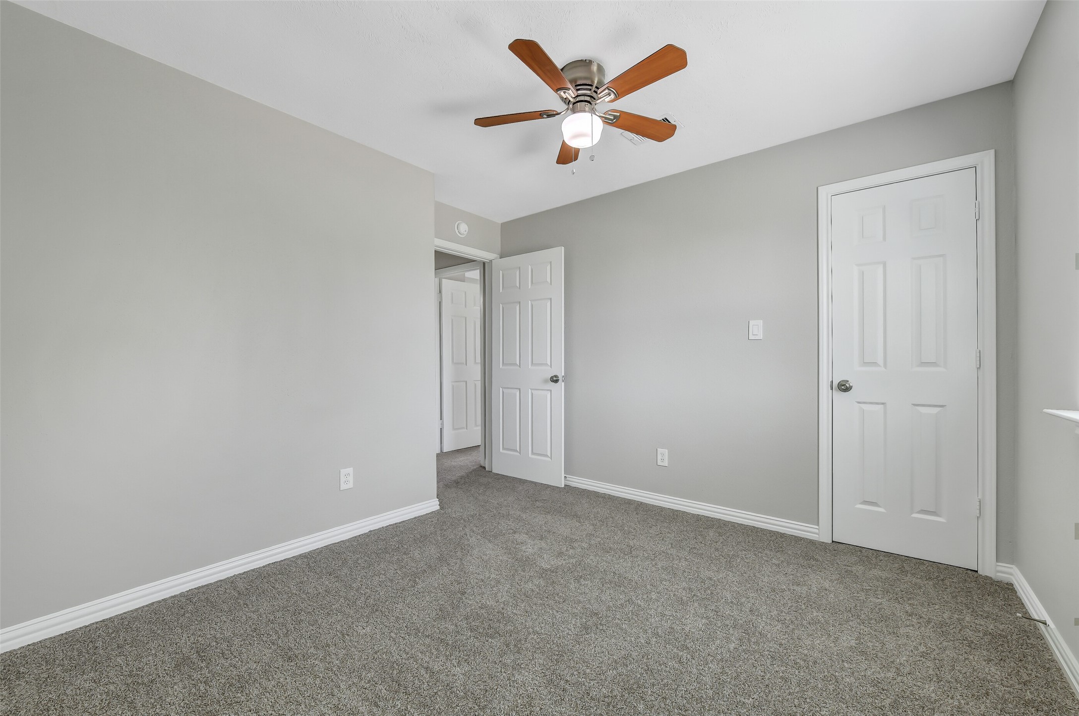 9908 Green Meadow Drive Property Photo 32